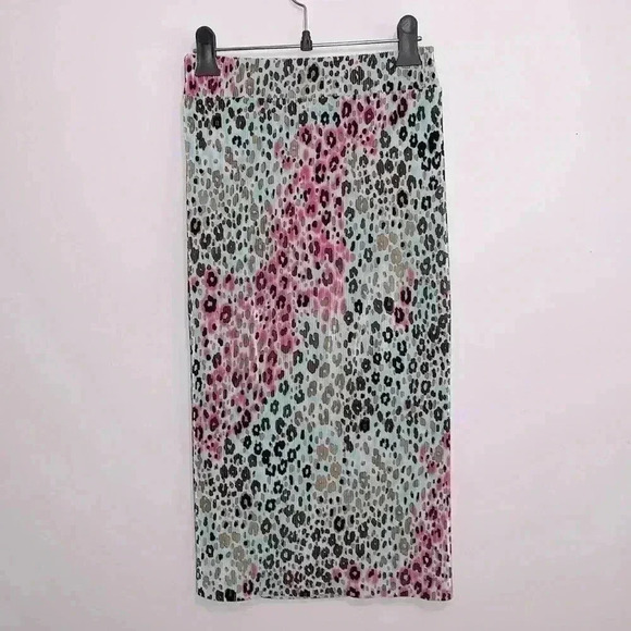 BNWOT Korean Style leopard pencil Skirt  size Xs-M - Picture 2 of 3